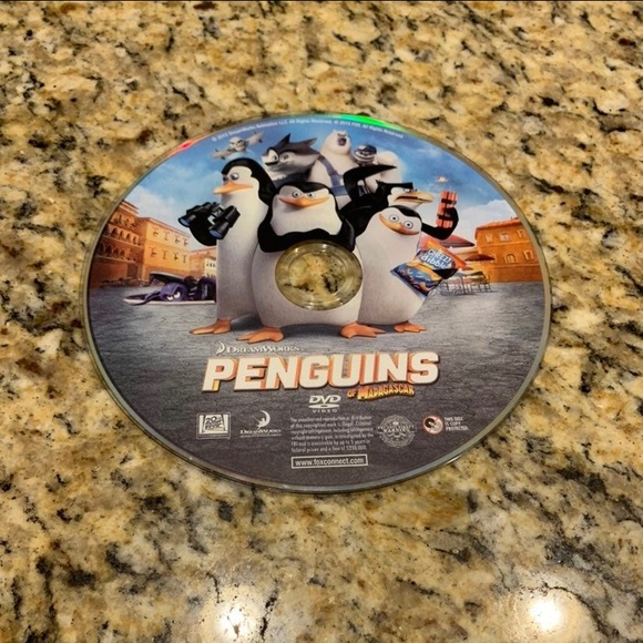 Penguins of Madagascar DVD - Picture 1 of 2